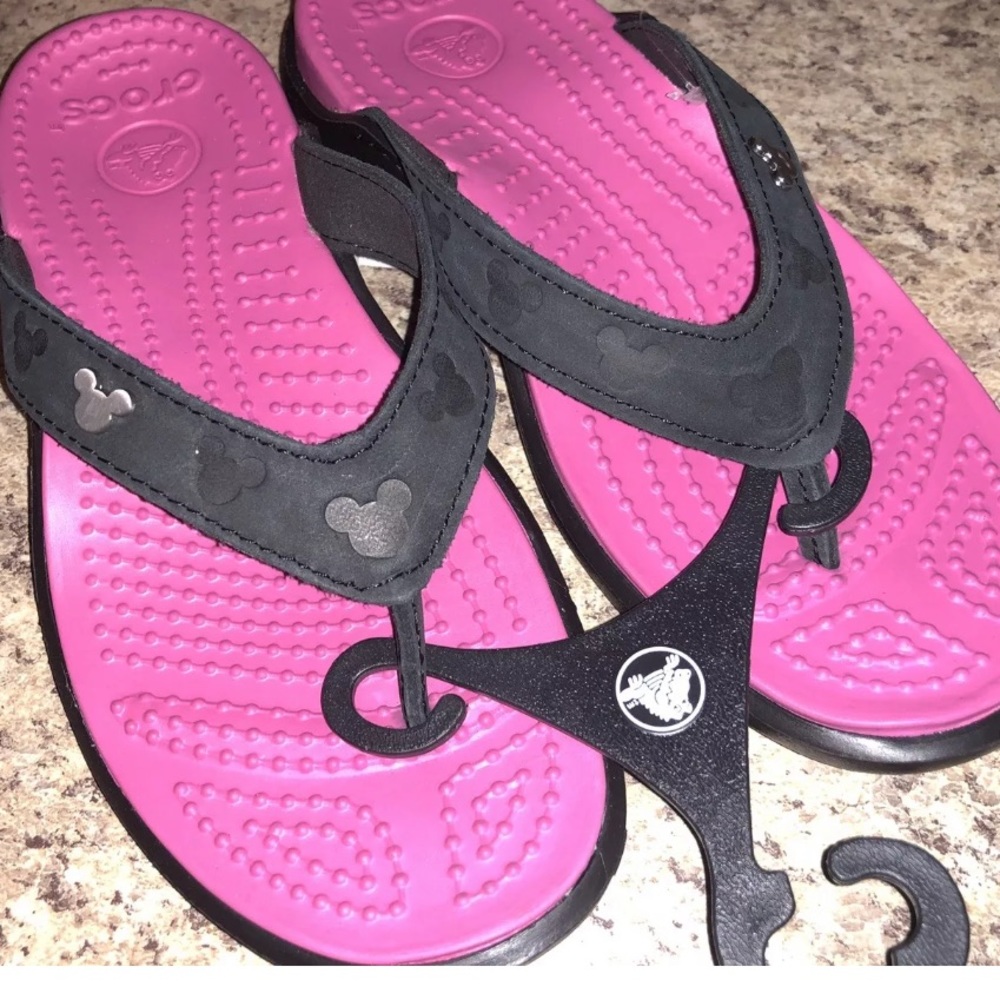 Women’s Disney Mickey Mouse croc sandals Sz 5